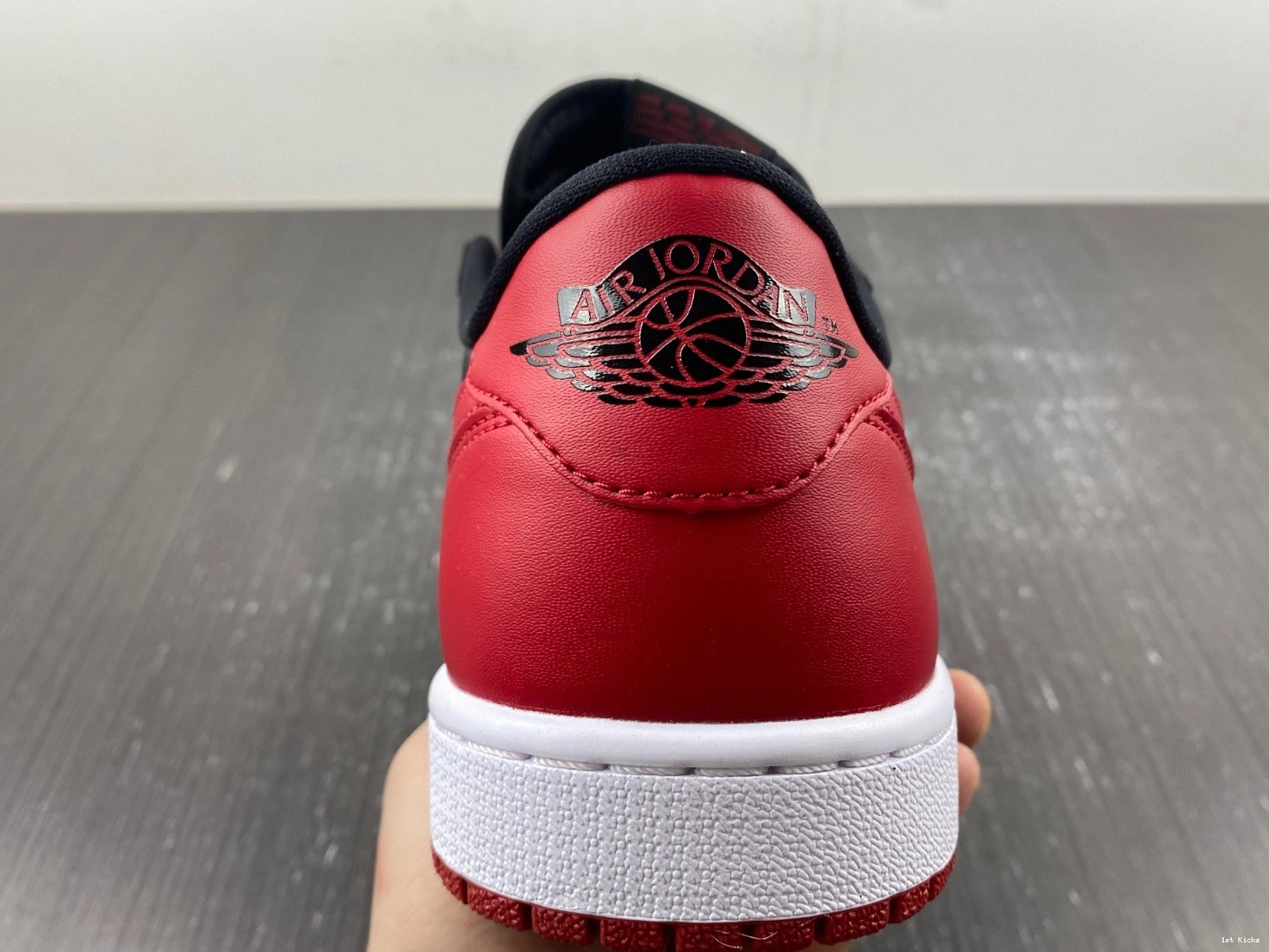 - Bred Retro 1 Low Jordan 705329-001 (2015) 0213